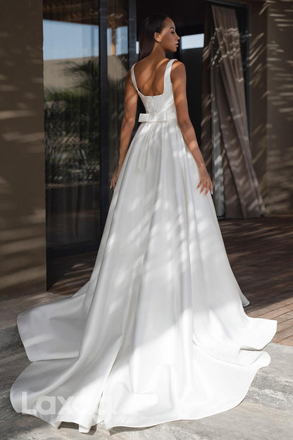 15711 - A Line Scoop Satin Elegant Wedding Dress with Court Train